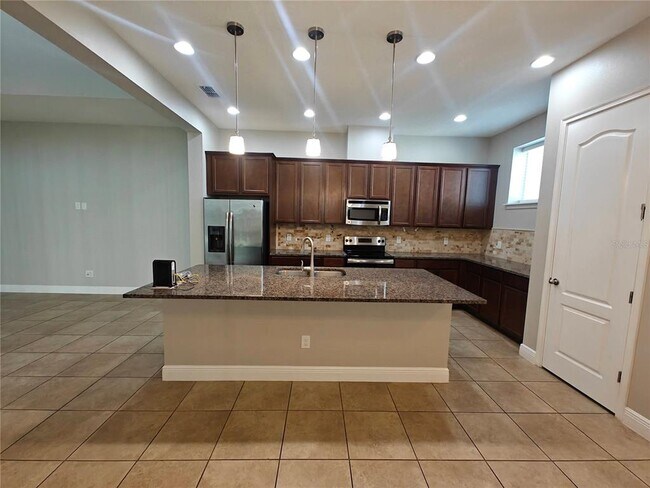 Foto del edificio - 8075 Schelling St