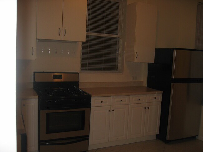 Building Photo - 2306 W Taylor St