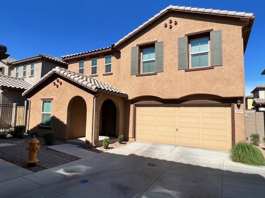 Primary Photo - 2880 E Binner Dr