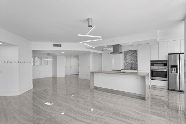 Foto del edificio - 21055 Yacht Club Dr