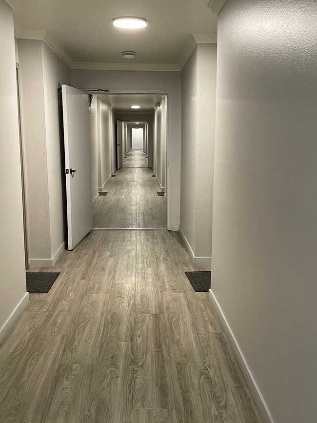 Building Photo - 3750 Jasmine Ave