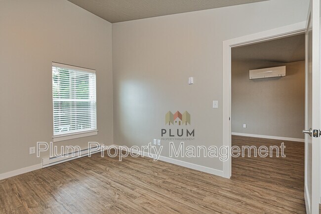 Building Photo - 2416 McDonald Ave