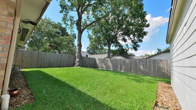 Foto del edificio - 21626 Park Tree Ln