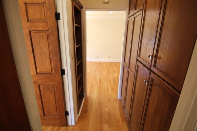 Foto del edificio - 600 N Sweetzer Ave