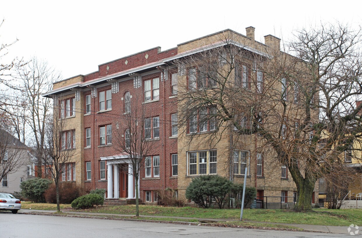 Primary Photo - 3219 Fairfield Ave