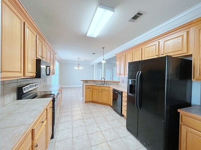 Building Photo - 4 BEDROOM HOUSE OFF OLD PERKINS IN PRAIRIE...