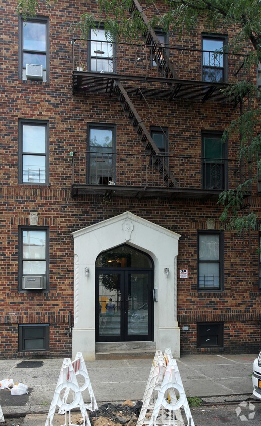 4015 99th St - 40-15 99th St