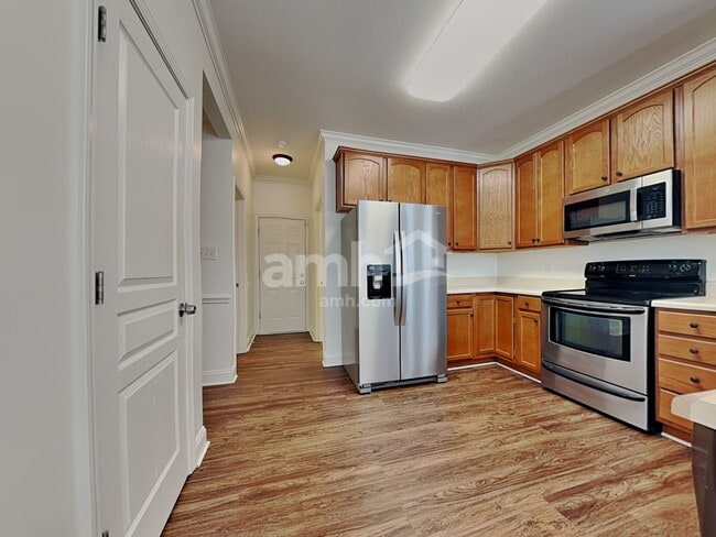 Building Photo - 1902 Fairdale Way