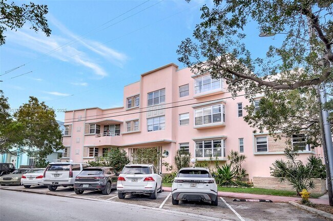 Foto del edificio - 6881 Bay Dr