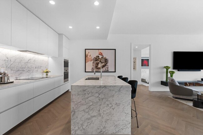 Foto del edificio - 5775 Collins Ave