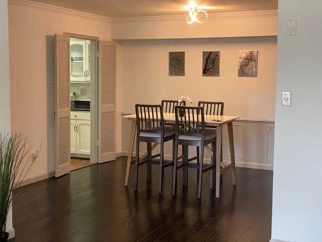 Foto del edificio - 361 N Post Oak Ln