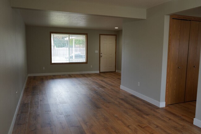 Foto del edificio - 6412 NE 78th Ave