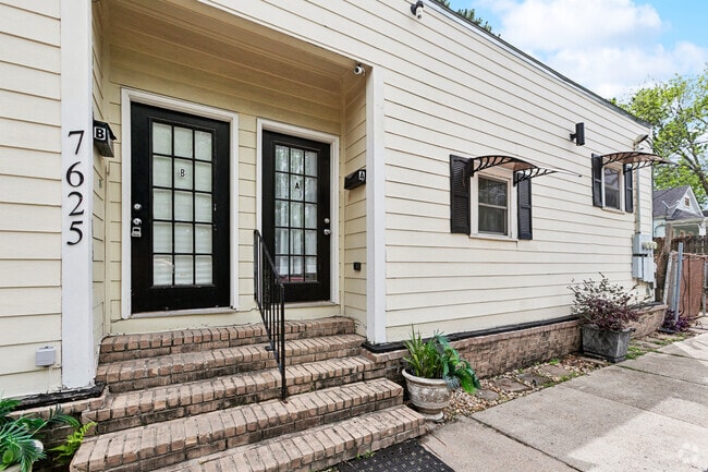 Building Photo - FULLY FURNISHED & UTILITIES INCLUDED!