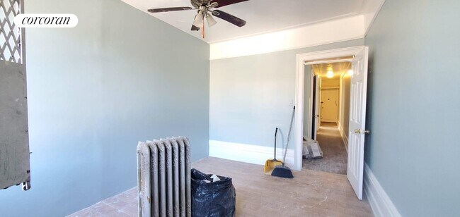 Building Photo - 2409 Grand Ave