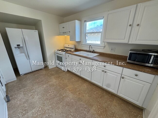 Building Photo - 1205first
