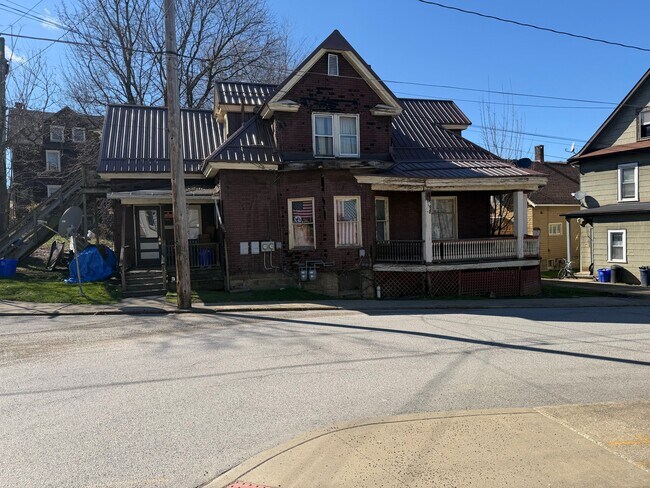 Foto del edificio - 306 Wilson Ave
