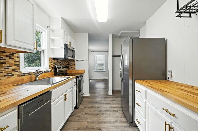 Foto del edificio - Charming & Updated 3-Bedroom Home in Histo...