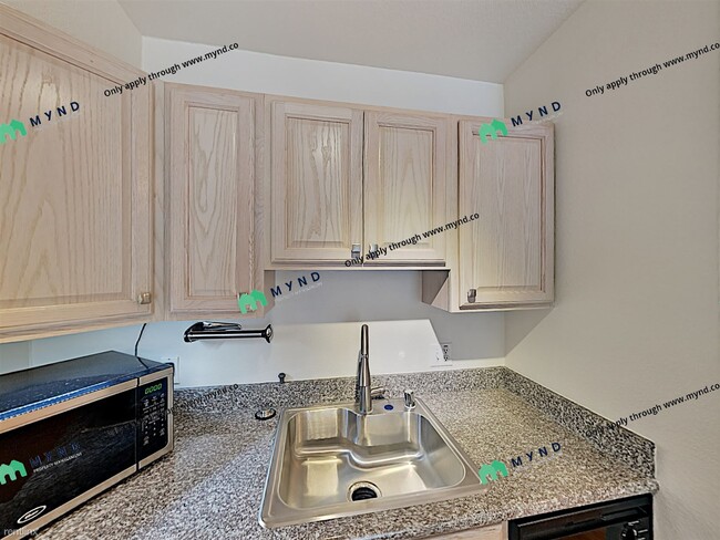 Building Photo - 485 8th St