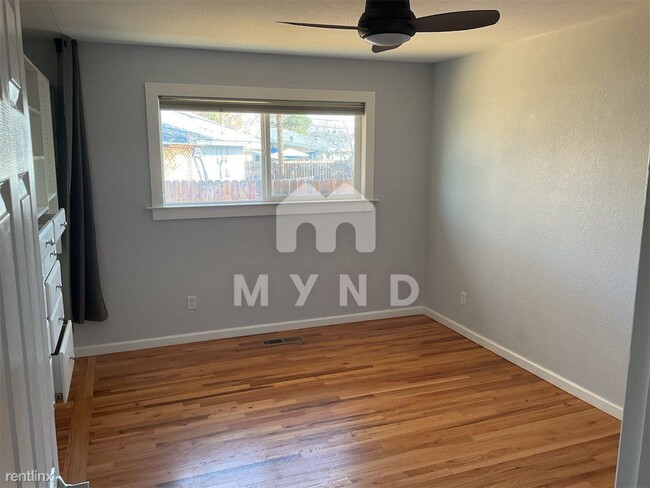 Foto del edificio - 2 br, 2 bath House - 90 Sally Pl