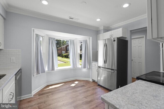 Building Photo - 9130 Bobwhite Cir