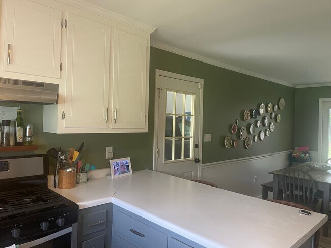 Foto del edificio - Three Bedroom Two Bathroom Quailwood