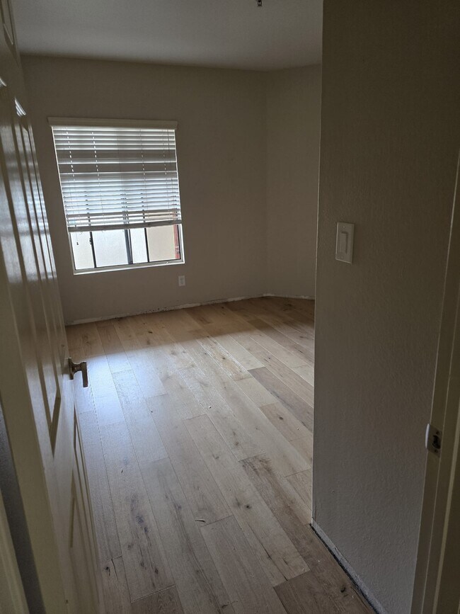Foto del edificio - 750 E Northern Ave
