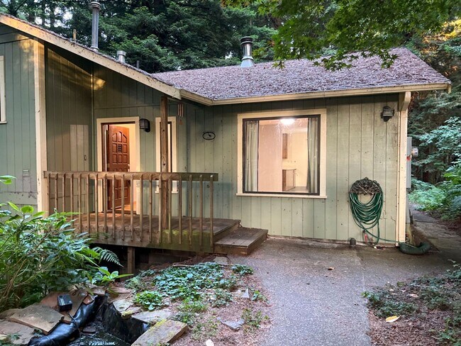 Foto del edificio - Pet-Friendly AMAZING Home Close To Town, Yet Private And Peaceful!