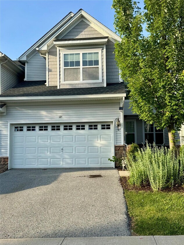 Primary Photo - 127 Meadow View Dr