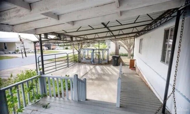 Foto del edificio - 910 S Palmera Dr