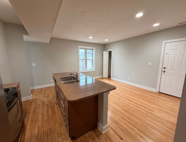 Foto del edificio - 4228 N Whipple St