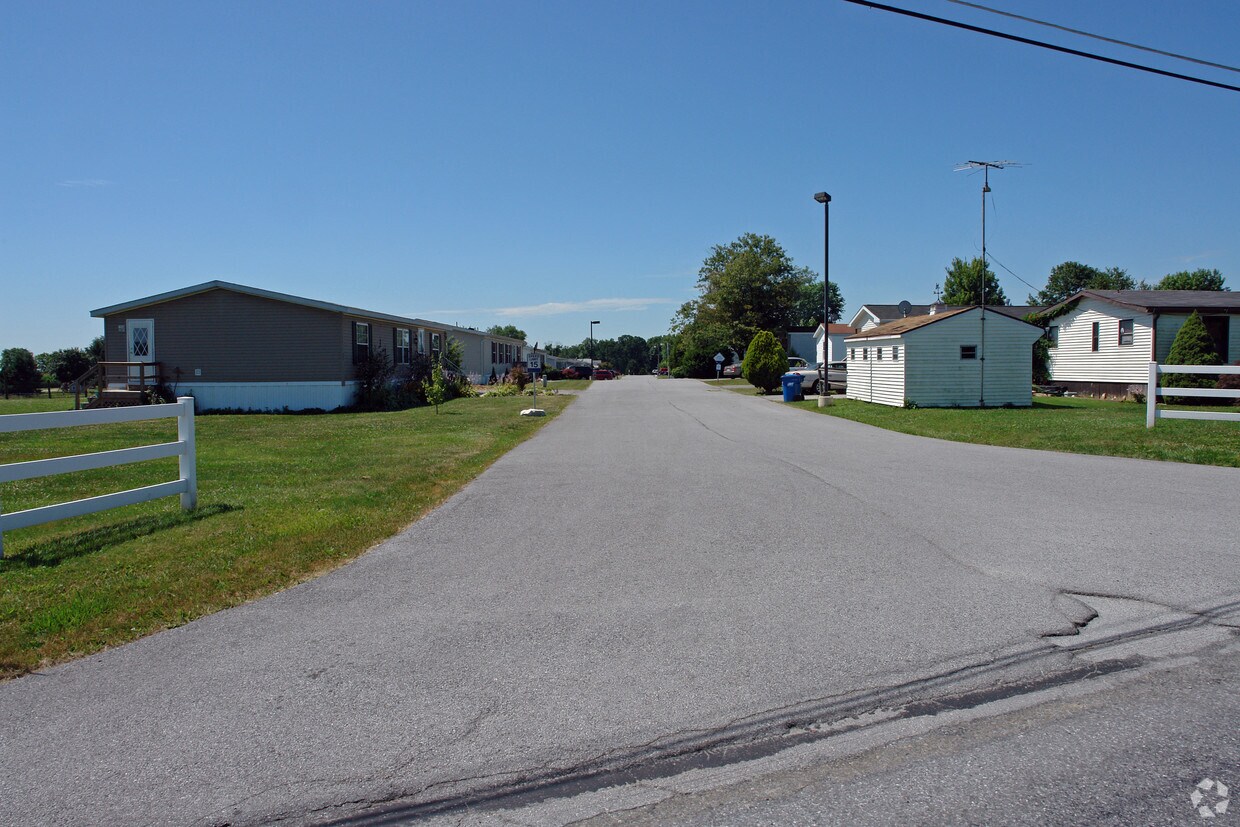 Primary Photo - E Ridge Rd