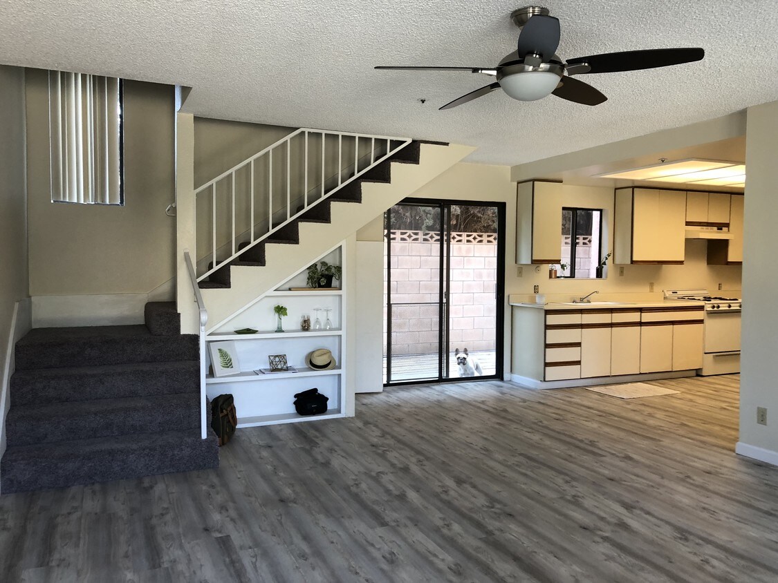 Foto principal - 1194 W Grand Ave