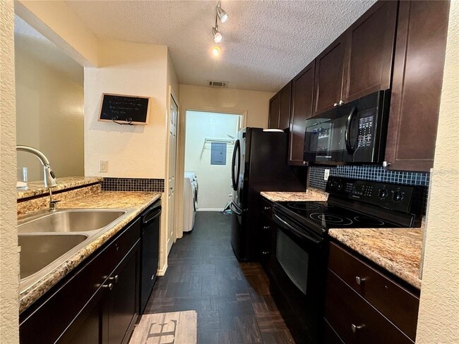 Foto del edificio - 3705 SW 27th St