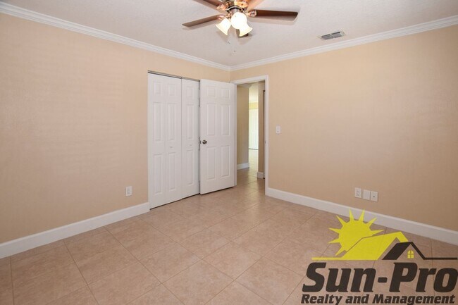 Foto del edificio - 524 Taylor Rd