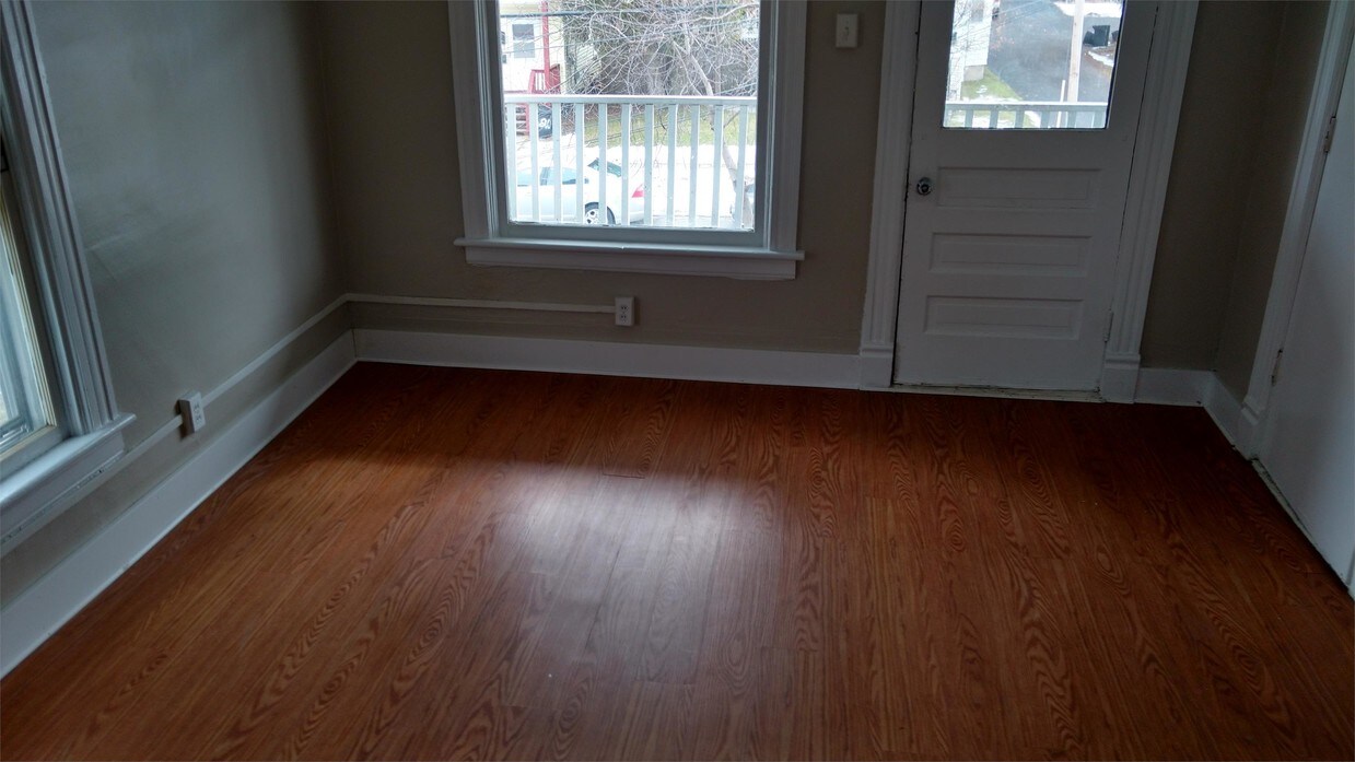 Primary Photo - 208 W Yates St