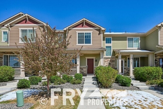 3BR Home w/ Attached Garage + Easy Commute to Denver & DIA - 3BR Home w/ Attached Garage + Easy Commute to Denver & DIA