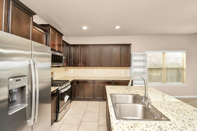 Building Photo - 719 Longstreet Dr