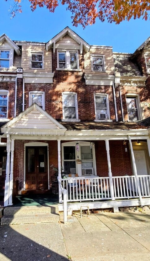 Primary Photo - 245 N 4th St