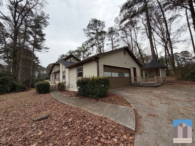 Foto del edificio - 804 Emerald Forest Cir