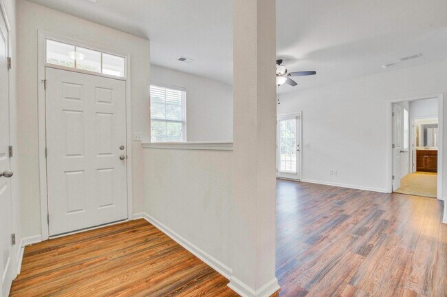 Building Photo - 848 Winthrop St