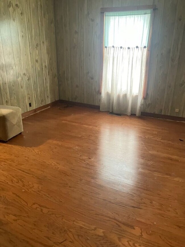 918 S Bell St Unit 3, Kokomo, IN 46901 Room for Rent in Kokomo, IN