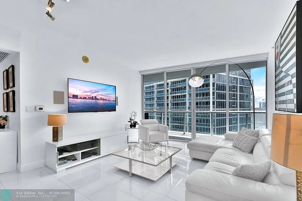 Foto principal - 475 Brickell Ave