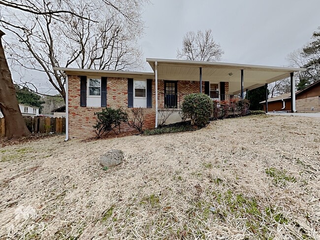 Building Photo - 400 Lady Guinevere Way