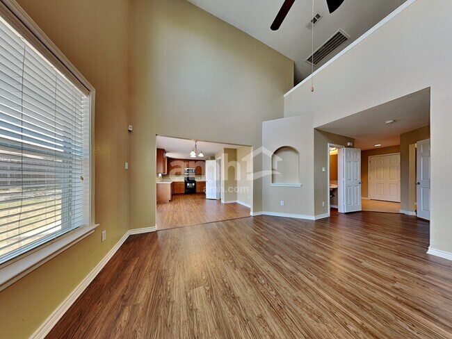 Foto del edificio - 8923 Wild Rose Ln