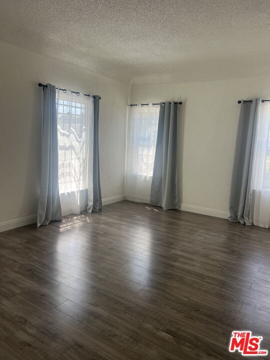 Foto del edificio - 6315 S Victoria Ave