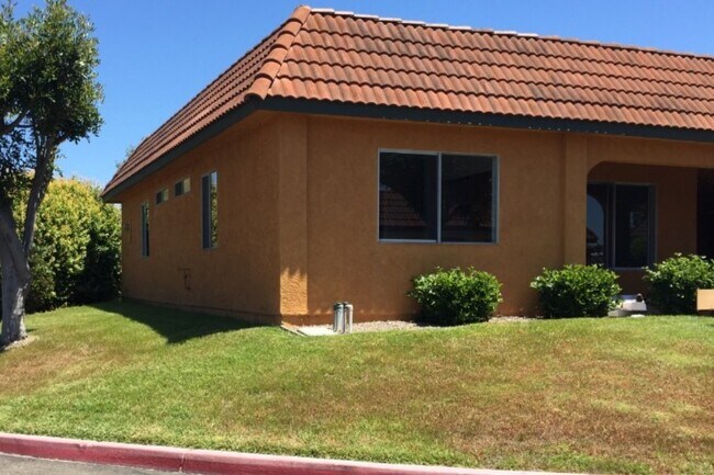 Foto del edificio - 1417 Sweet Briar Cir