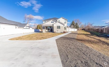 Building Photo - 648 S Tylee Way