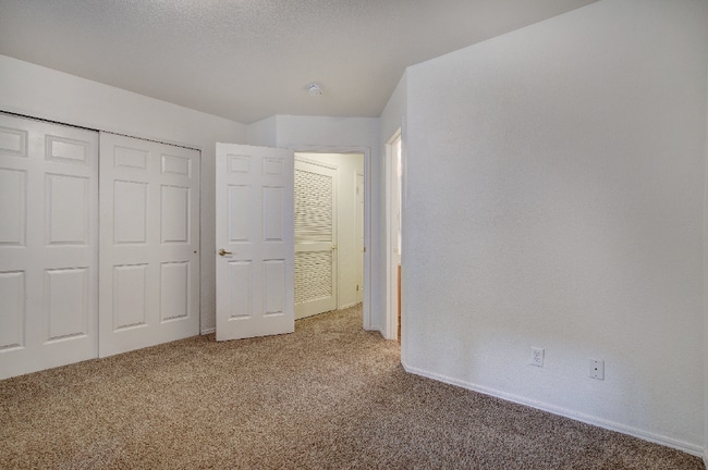 Building Photo - 60 Spyglass Ln