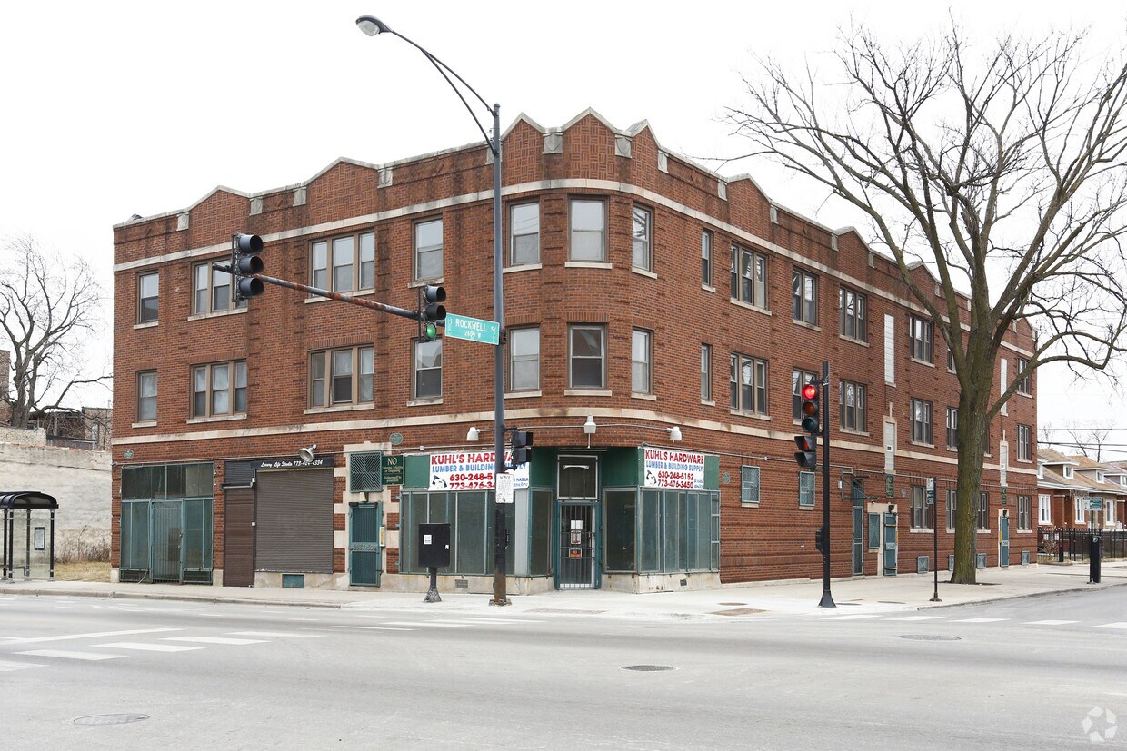 Primary Photo - 2555 W 63rd St