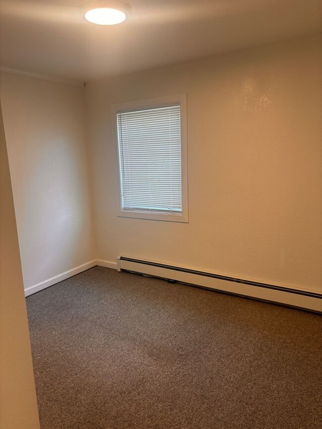 Building Photo - 3604 Oregon Dr